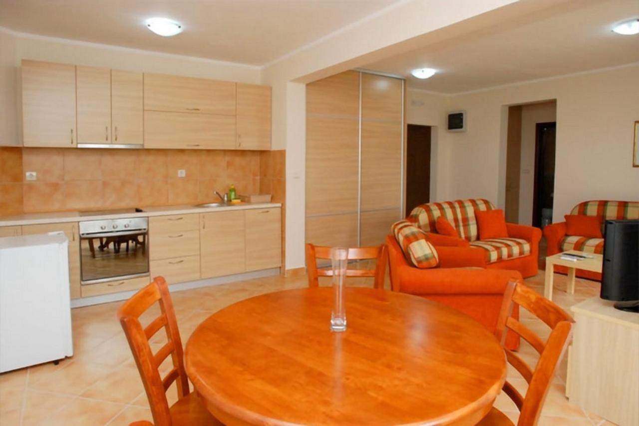 Apartment Franeta *