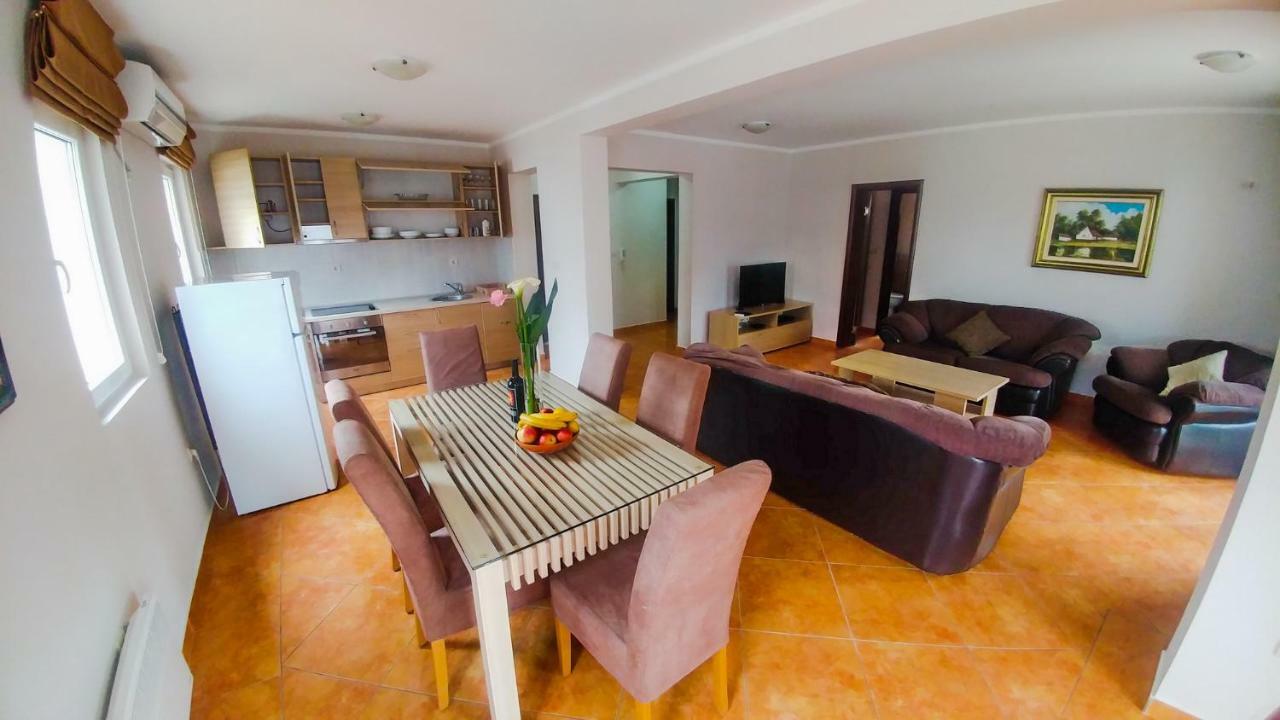 Apartment Franeta *