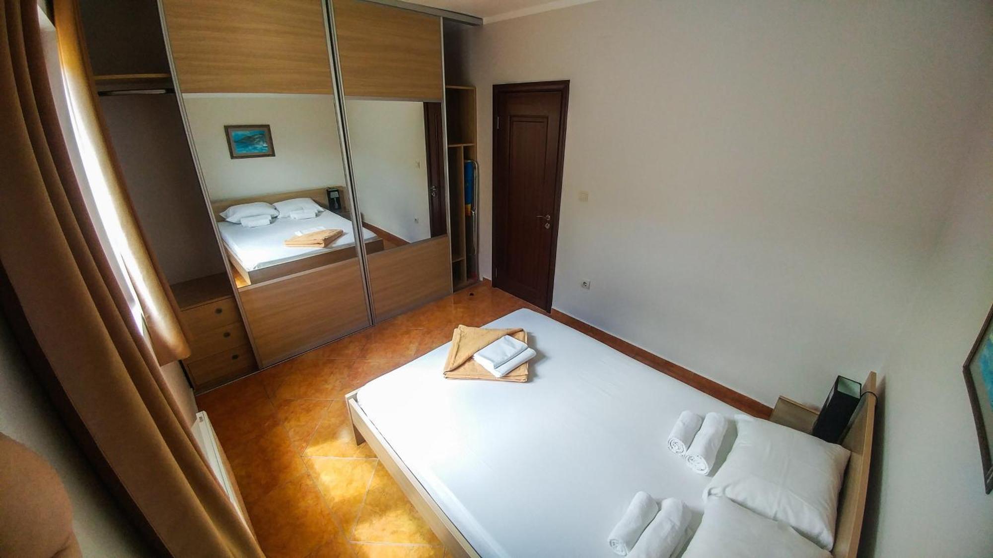 Apartment Franeta *